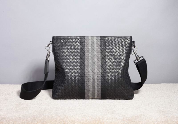 ボッテガヴェネタバッグ正面デザイン